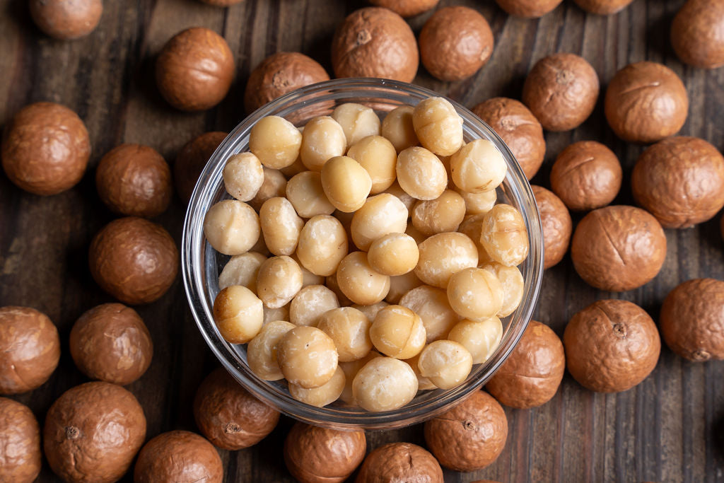 Macadamias in Schale vs. geknackte Macadamias: Wo liegt der Unterschied?